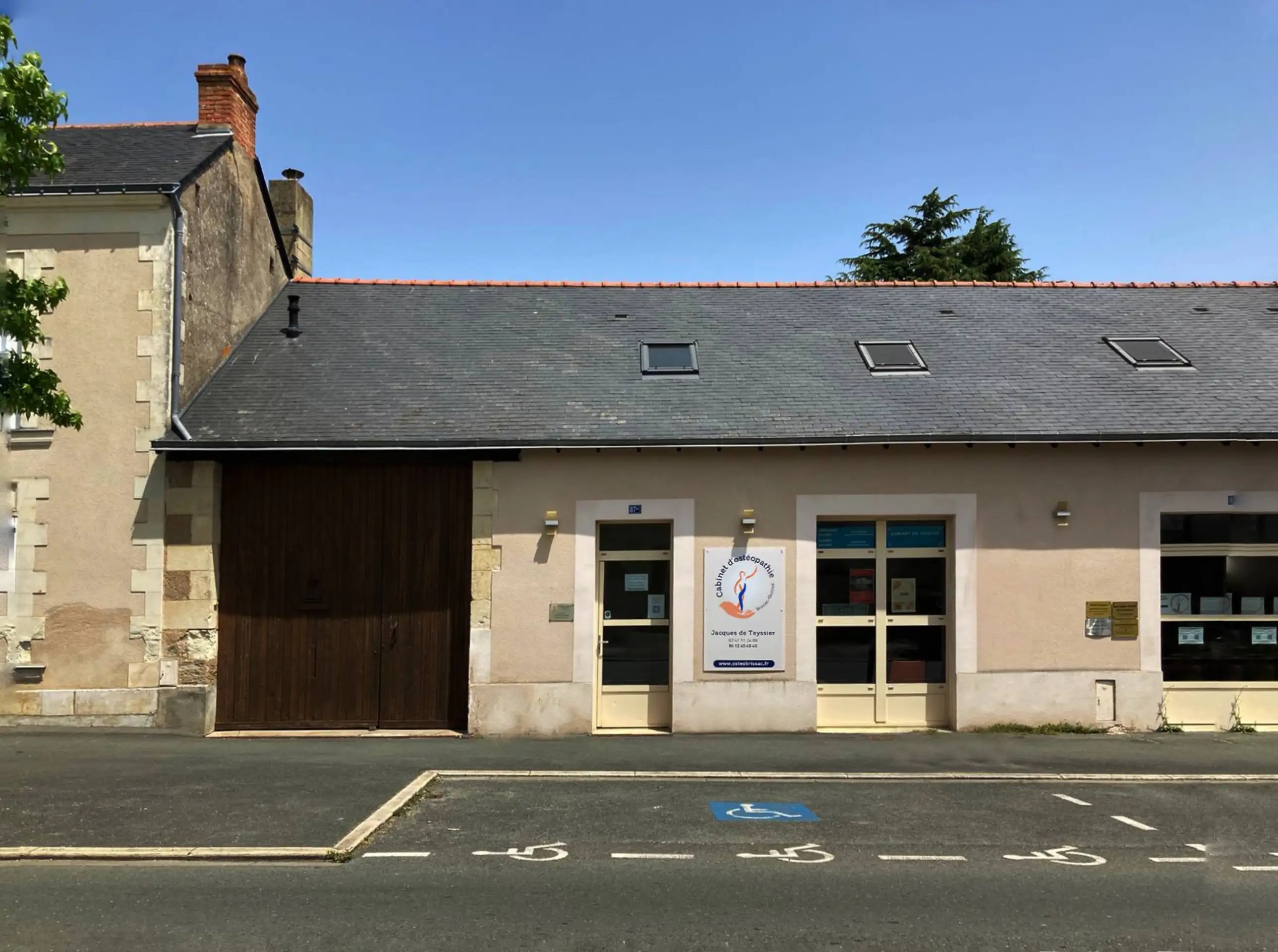 Extérieur du cabinet